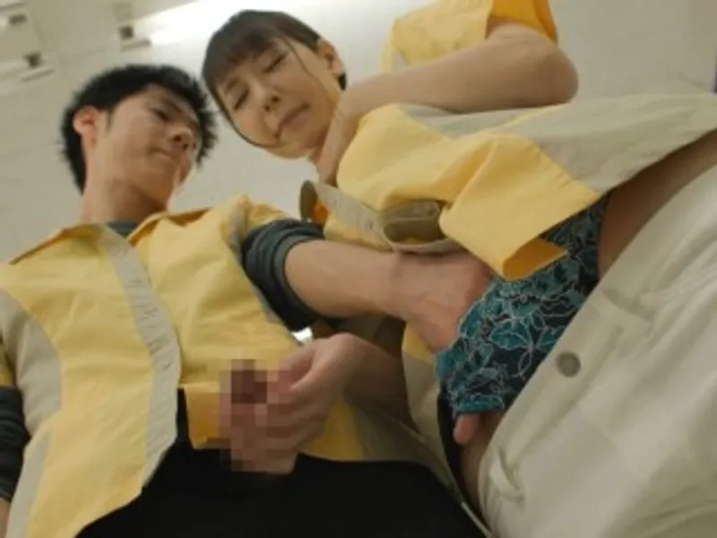 điên cuồng trả bài cô đồng nghiệp dâm dục trong siêu thị mini